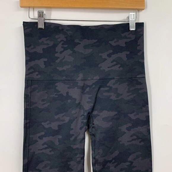 Spanx‎ Women's Camo Seamless Stretch Outdoor Hiking Cropped Leggings Size XL - Picture 4 of 12